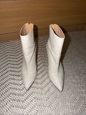 Women's Schutz White Pointed Toe Ankle Boots